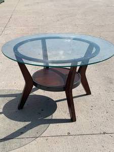 Contemporary Living Room Table with 34 Glass Table