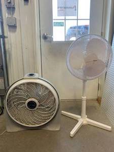 Lot of 2 Fans