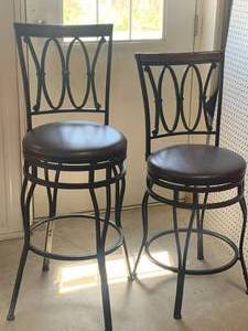 Lot of 2 Swivel Chairs
