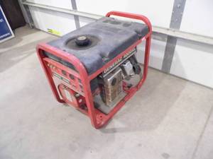 lot 1 image: Generac 4000XL Generator