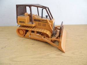 lot 10 image: Case 850 G Long Track Tractor