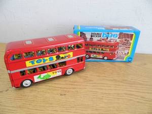 lot 32 image: Double Decker Bus