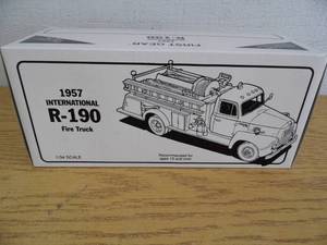 lot 35 image: 1957 International R-190
