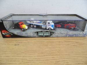 lot 38 image: HotWheel Designer Dreams