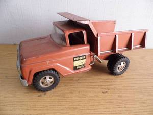 lot 56 image: Buddy L Truck