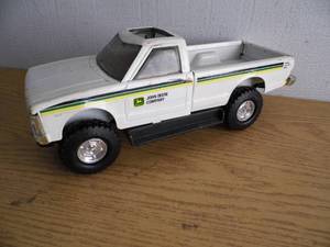 lot 57 image: John Deere Pickup