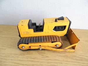 lot 75 image: Tonka Bulldozer