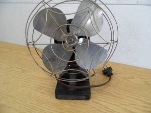 lot 109 image: Vintage Fan