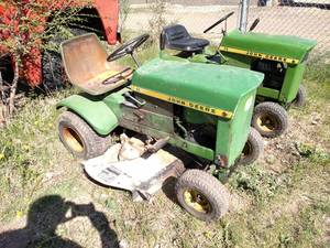 lot 16 image: John Deere 60 Lawn Tractor,