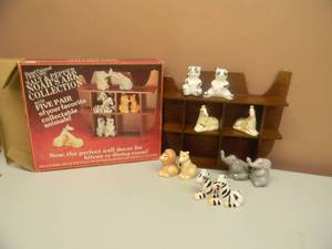 lot 26 image: VINTAGE HAND PAINTED CERAMIC NOAHS ARK COLLECTION WALL DECOR  SALT & PEPPER SHAKER - NEW IN BOX - SEE PICTURES