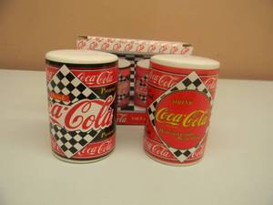 lot 34 image: VINTAGE COCA-COLA DINER FOUNTAIN SERVICE COLLECTION SALT & PEPPER SHAKERS - NEW IN BOX - SEE PICTURES