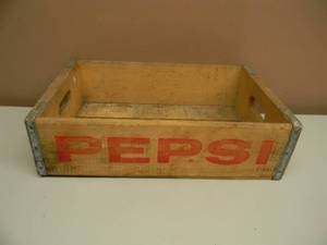 lot 43 image: VINTAGE PEPSI-COLA WOOD CRATE  - RED PEPSI - RARE - SEE PICTURES