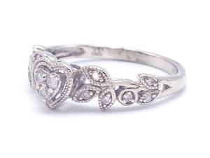 Elegant Art Nouveau Heart-Shaped Diamond Estate Ring in White Gold