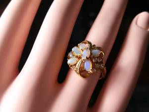 Beautiful Welo Opal Cocktail Estate Ring