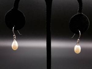 Shimmering 9 MM Pearl Drop Earring in Sterling Silver