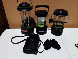 lot 20 image: 3-Camp Lanterns & Binoculars