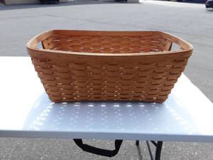 lot 38 image: Large Longeberger Basket