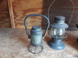 lot 45 image: Santa Fe Railroad Lantern & Other