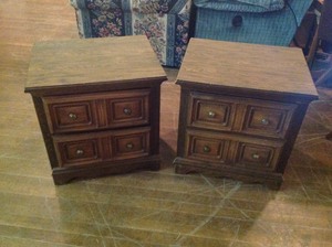 lot 26 image: 2 Matching Nightstands