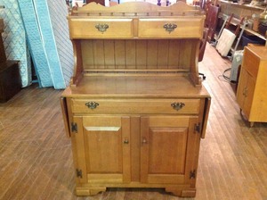 lot 60 image: Kitchen Storage