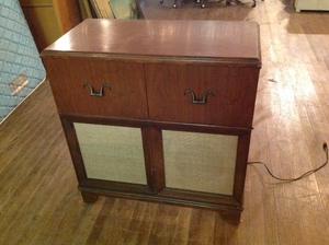 lot 65 image: Vintage Crosley Radio - Record Player