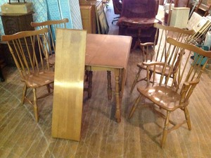 lot 73 image: Drop Leaf Table & Chairs