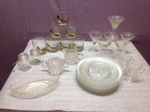 lot 81 image: Glassware