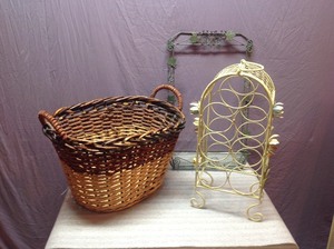 lot 114 image: Basket & Display Units