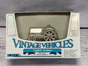 lot 10 image: Vintage English Fordson Tractor