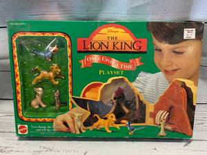 lot 11 image: Vintage Unopened Matel Disney Lion King Once upon a time Play set