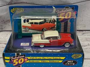 lot 14 image: Vintage 1955 Fabulous 50s 143 Die Cast Car