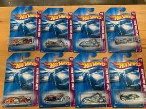 lot 16 image: 2 sets of 2007 Hot Wheels Custom Bikes