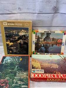 lot 46 image: Lot of 4 Vintage Puzzles