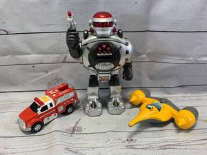 lot 62 image: Lot of 1980 Vintage Toys
