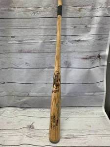 lot 63 image: Lousiville Slugger 277 Baseball Bat