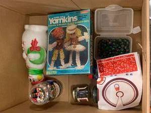 lot 74 image: Lot of Misc. Vintage Items