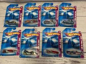 lot 98 image: Lot of 8 2007 Hot Wheels