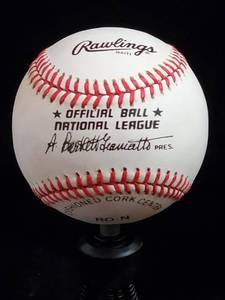 lot 26 image: Darryl Strawberry Autographed Ball