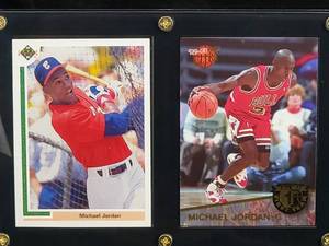 lot 36 image: 4 Card Lot Michael Jordan