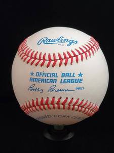 lot 40 image: Earl Battey Autographed Ball