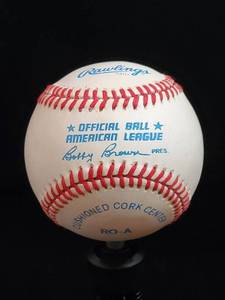 lot 45 image: Luke Appling Autographed Ball