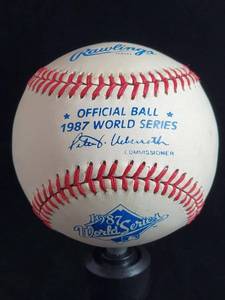 lot 29 image: 1987 Official World Series Balls NIB 12 Count
