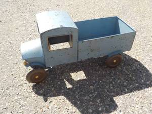 Blue Metal Truck Dcor 20 long...
