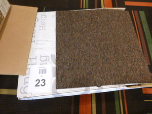 22 Brown Carpet Squares