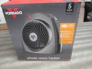lot 20 image: Vornado 5122 BTU 1500-Watt Portable...