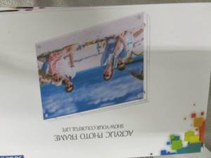 lot 82 image: 5 Acrylic 4x6 Photo Frames with Sta...
