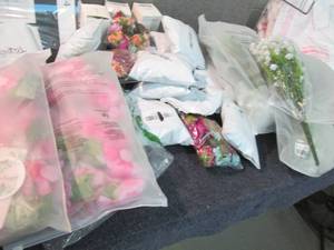 lot 112 image: Artificial Flower Lot Rose Garland...