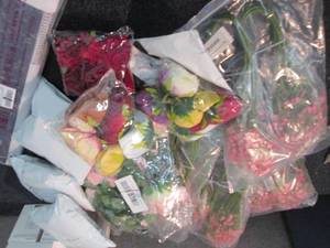 lot 147 image: Artificial Flowers, Craft Kit...