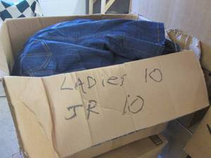lot 204 image: Box of Ladies & Juniors Size 10 Jea...