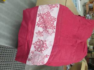 lot 226 image: 70 x144 inch Table Cloth...